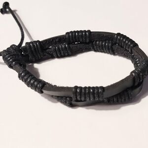 Leather bracelet men's layered black new d27‎